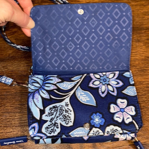 Vera Bradley Tropic Tapestry 3 in 1 Crossbody-NWOT - Picture 3 of 15